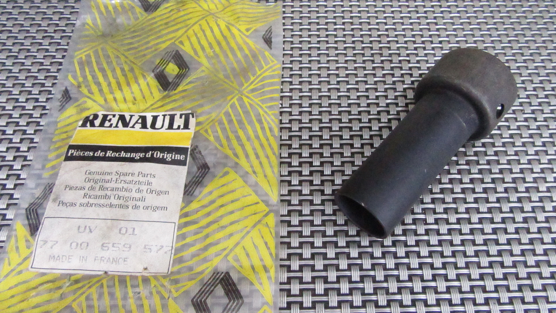 7700659572 SUPPORTO PARAOLIO GUIDA SENSORE VELOCITA PER RENAULT TRAFIC - IMPORTANTE! PRIMA DI ORDINARE - CONFRONTA LE IMMAGINI ED ASSICURATI DI VERIFICARE LA COMPATIBILITA' CON LA TUA VETTURA MARCA ORIGINALE RENAULT FONDO DI MAGAZZINO 32209 - M8 - 5