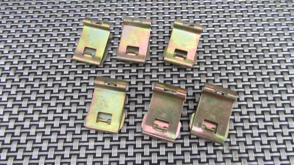 7701032951 6 CLIP MOLLETTE FERMAGLI PER RENAULT R21 - IMPORTANTE! PRIMA DI ORDINARE - CONFRONTA LE IMMAGINI ED ASSICURATI DI VERIFICARE LA COMPATIBILITA' CON LA TUA VETTURA MARCA ORIGINALE RENAULT FONDO DI MAGAZZINO 32269 - M8 - 5