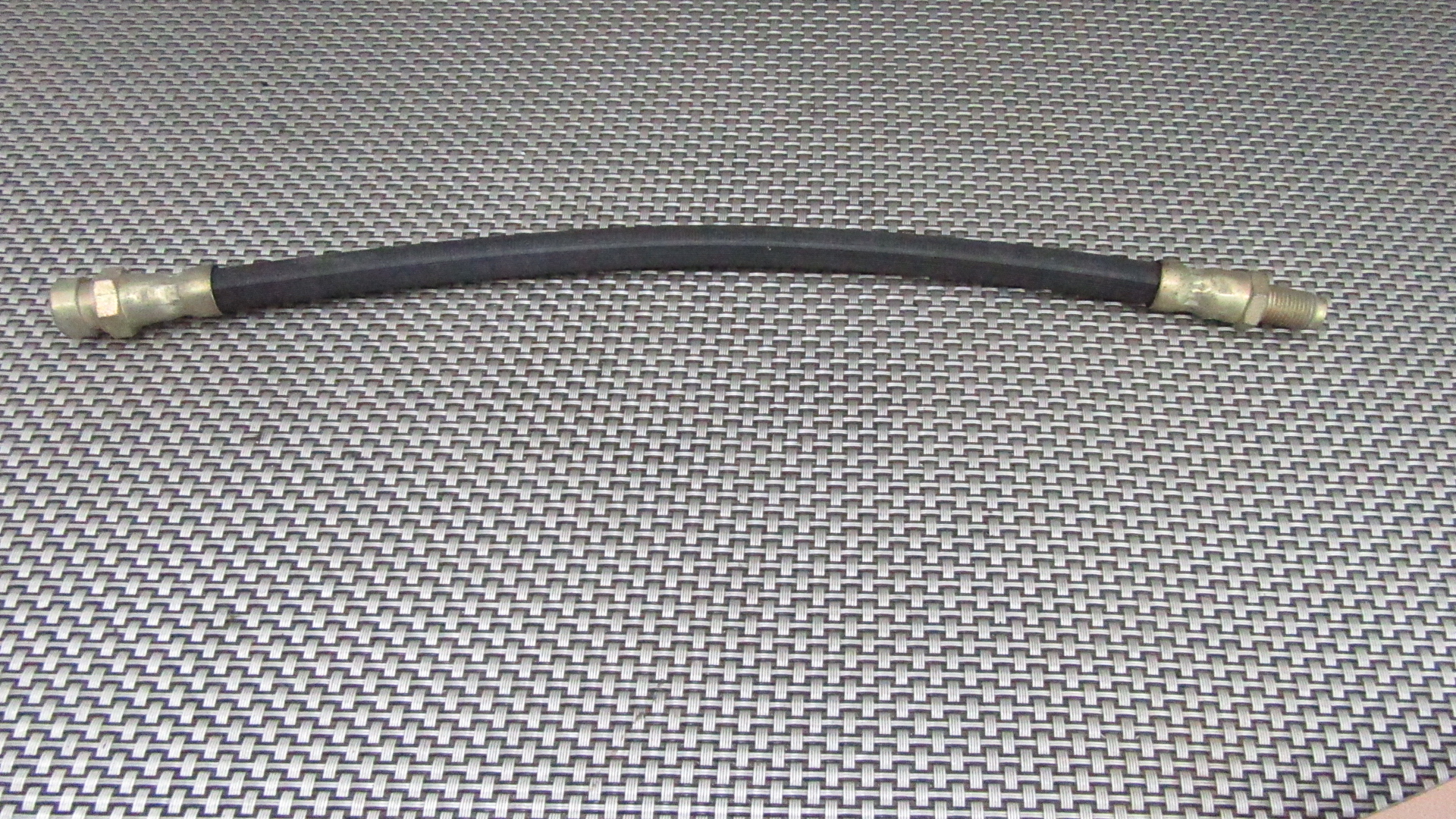 - TUBO FRIZIONE MM 315 X 12 PER AUTO - AUTOCARRI E TRATTORI D'EPOCA - LUNGHEZZA ESTREMITA' mm 385 - FILETTO ESTERNO - DIAMETRO Ø 12 x 1,25 mm - FILETTO INTERNO - DIAMETRO Ø mm 12 x 1 - PARTE CONICA ESTERNA - IMPORTANTE! PRIMA DI ORDINARE - CONFRONTA LE IMMAGINI ED ASSICURATI CHE SIA COMPATIBILE CON IL TUO MEZZO MARCA PIRELLI FONDO DI MAGAZZINO 34603 - E 11
