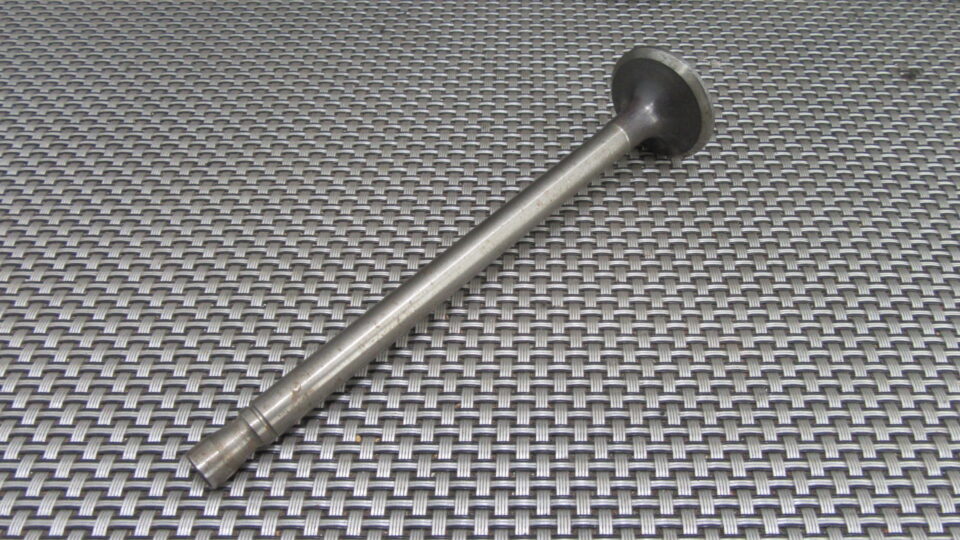 - VALVOLA MM 37X10X160 PER AUTOCARRI E TRATTORI D'EPOCA - MEZZI MOVIMENTO TERRA VEDI BENE MODELLO - MISURE 37 x 10 x 160 CIRCA - IMPORTANTE! PRIMA DI ORDINARE - CONFRONTA LE IMMAGINI ED ASSICURATI CHE SIA COMPATIBILE CON IL TUO MEZZO MARCA PRODUZIONE DELL'EPOCA FONDO DI MAGAZZINO 35224 - C7