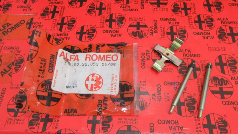 - 60727930 MOLLA FERMO PASTIGLIE PINZA FRENO ANT PER ALFA ROMEO ALFA 75 - KIT PER 1 PINZA COME DA FOTO - CONFRONTA LE IMMAGINI ED ASSICURATI CHE SIA COMPATIBILE CON IL TUO MEZZO FONDO DI MAGAZZINO 35764 - E22